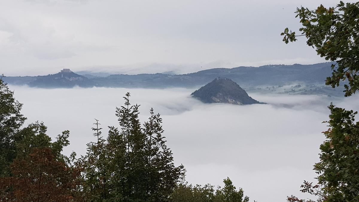 Mare di nebbia sulla Valmarecchia visto dal Monte Pincio